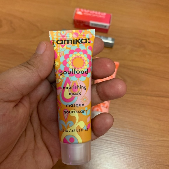 amika, kosas and IT make up hair care bundle travel size - Picture 4 of 7